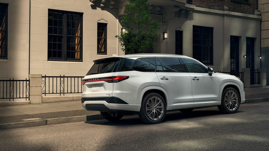 "한국 오면 대형 SUV 1위!?" 렉서스 TX500h, 3열 크기에 모두 화들짝 4 렉서스 TX500h