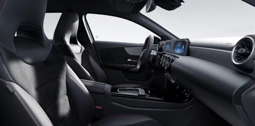 "벤츠가 이 가격이라고?.." '벤츠 A클래스', 4천만원대 파격적인 가격 2 벤츠 A클래스