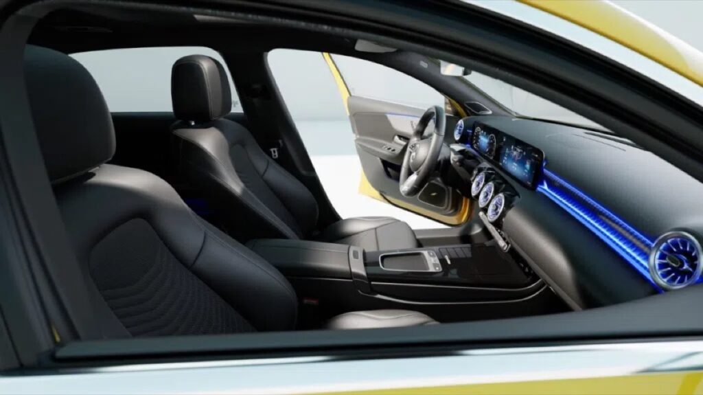 "벤츠가 이 가격이라고?.." '벤츠 A클래스', 4천만원대 파격적인 가격 5 벤츠 A클래스