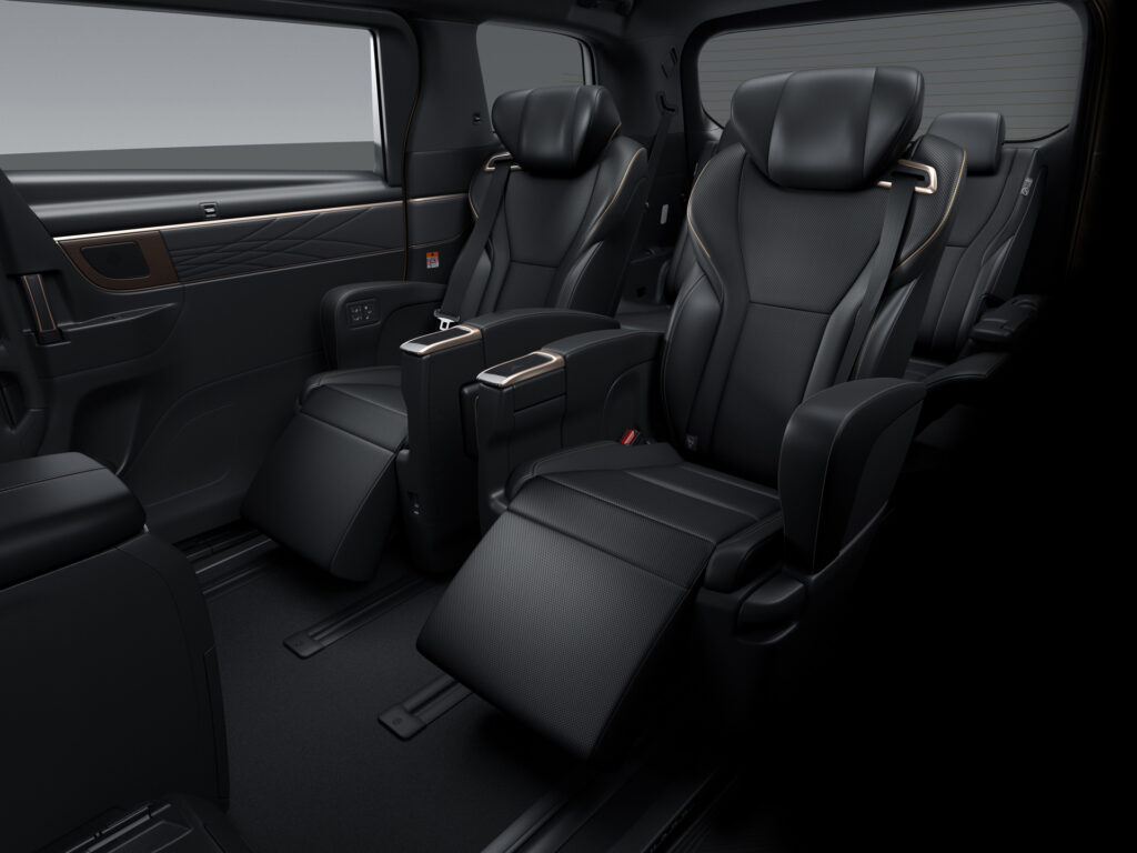 “사자마자 4천만 원 벌었어요” 신차보다 비싼 중고 알파드, 그 이유 알고보니.. 4 알파드