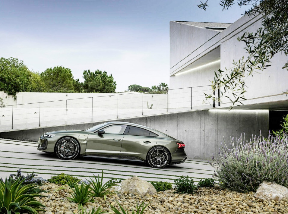 아우디 RS e-트론 GT 주행거리