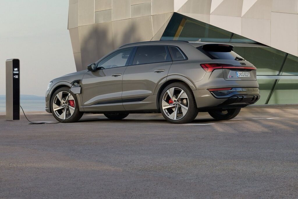 "작정했다.." 아우디 신형 SUV Q8 발표에 난리난 이유 2 아우디 신형 SUV Q8