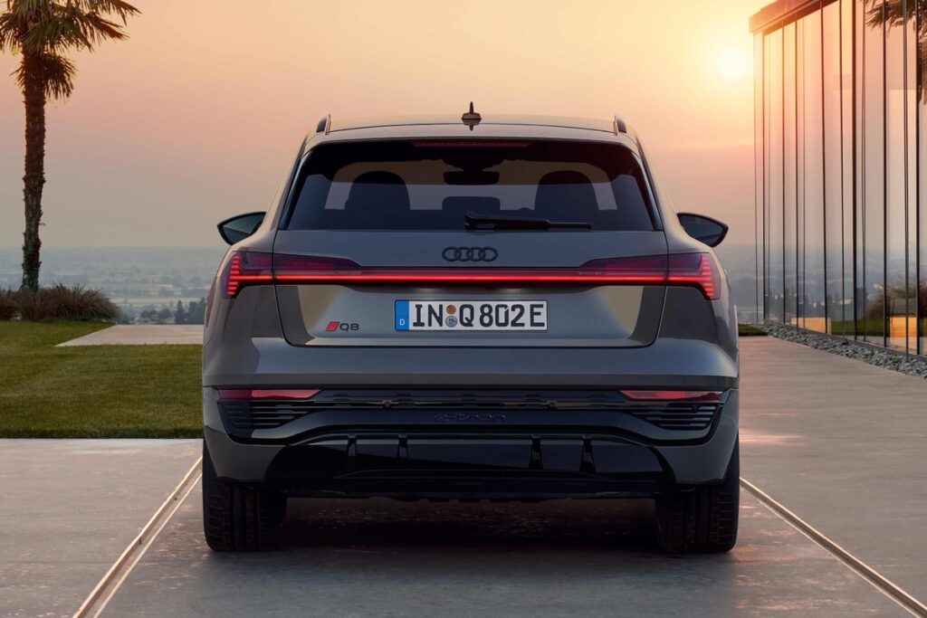 "작정했다.." 아우디 신형 SUV Q8 발표에 난리난 이유 5 아우디 신형 SUV Q8