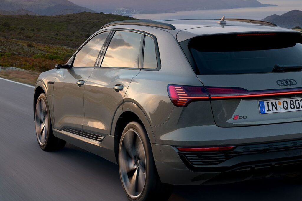 "작정했다.." 아우디 신형 SUV Q8 발표에 난리난 이유 6 아우디 신형 SUV Q8