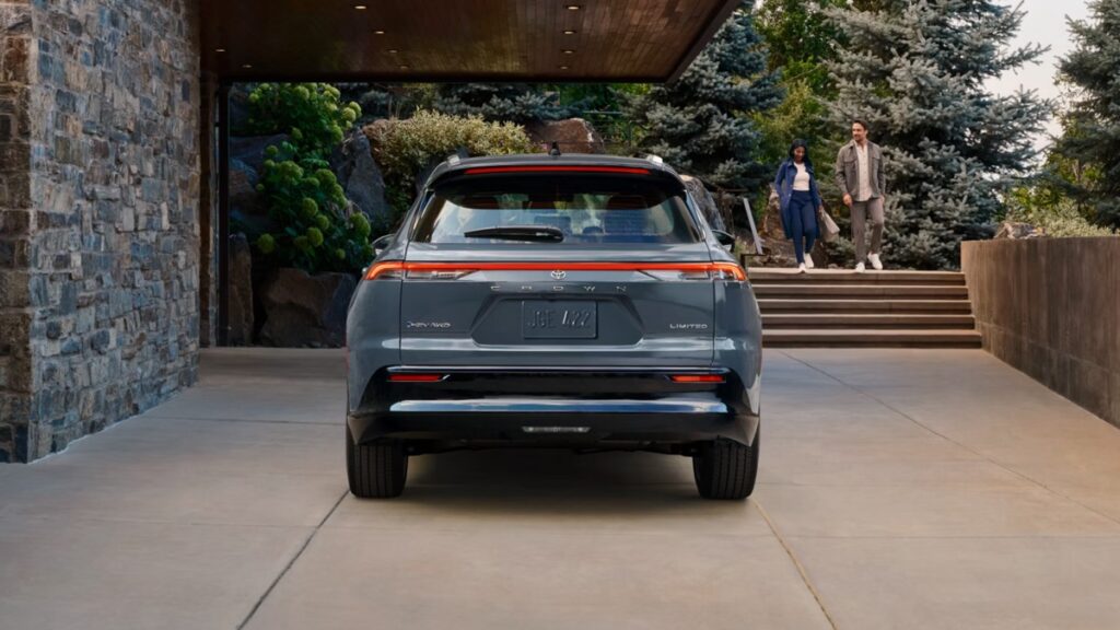 "출시하면 모두 긴장.." 제네시스 gv70 위협하는 토요타 크라운 시그니아 4 토요타 크라운 시그니아