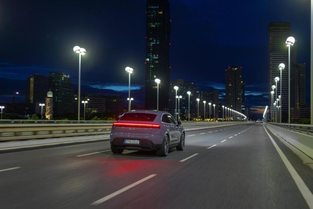 "BMW, 벤츠 어쩌나" 각 잡고 양산 시작하는 포르쉐 마칸EV 5 포르쉐 (5)