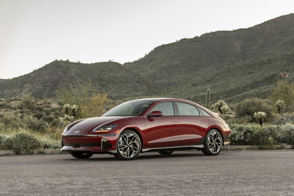 "전기차? 요즘 누가 사요".. 이제는 대세가 되어버린 자동차 3 전기차