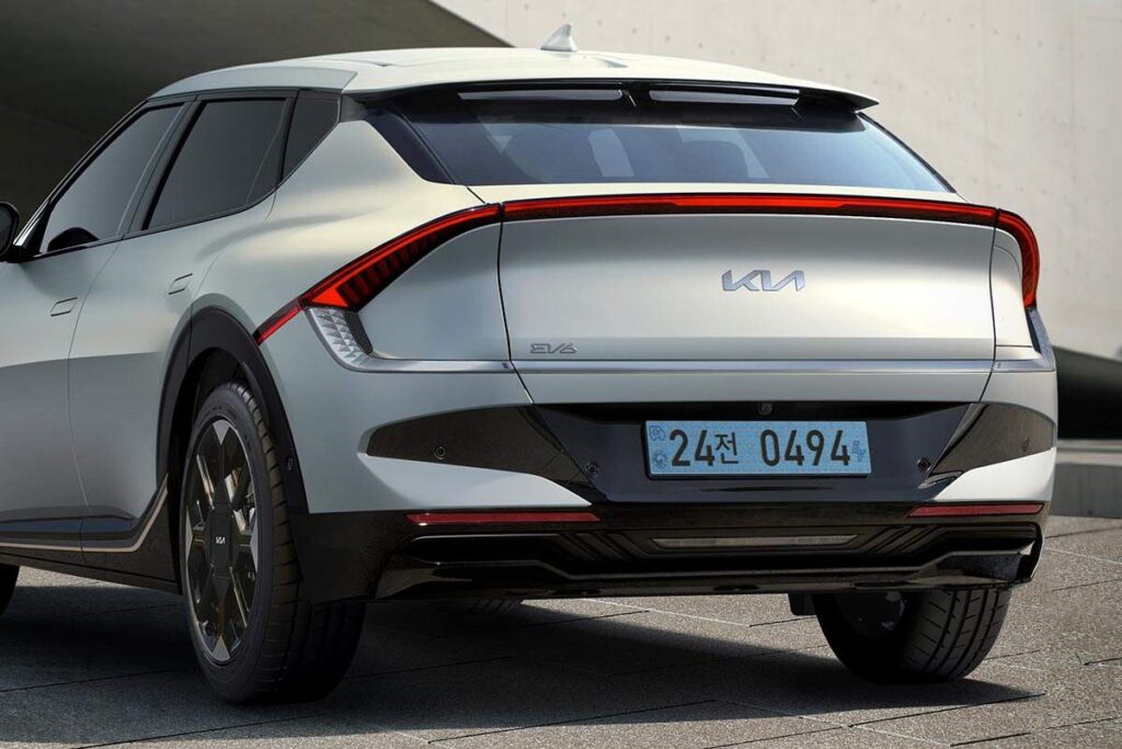 "5천만원대에서 3천만원대로".. 6월 기아 EV6 할인 "이정도였어?" 2 기아 EV6