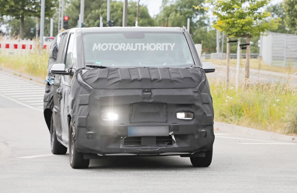 "카니발·스타리아 큰일" 미니밴 뒤흔들 신차 등장, 갑자기 어디서 이런 자동차가.. 2 기아 PV5 스파이샷 포착