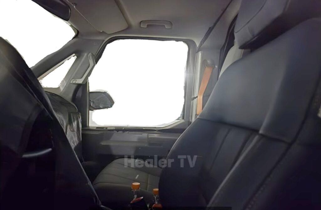 "카니발·스타리아 큰일" 미니밴 뒤흔들 신차 등장, 갑자기 어디서 이런 자동차가.. 5 기아 PV5 실내