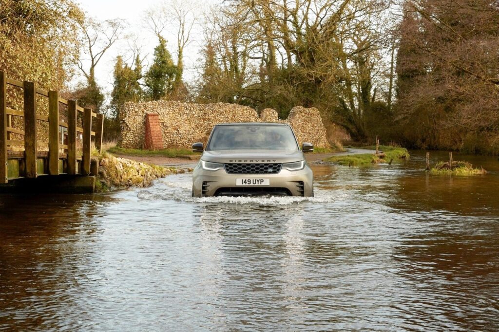 "이럴 줄 몰랐는데" 랜드로버 뉴 디스커버리 출시.. 가격 정말 이정도? 2 랜드로버 2024 뉴 디스커버리 가격