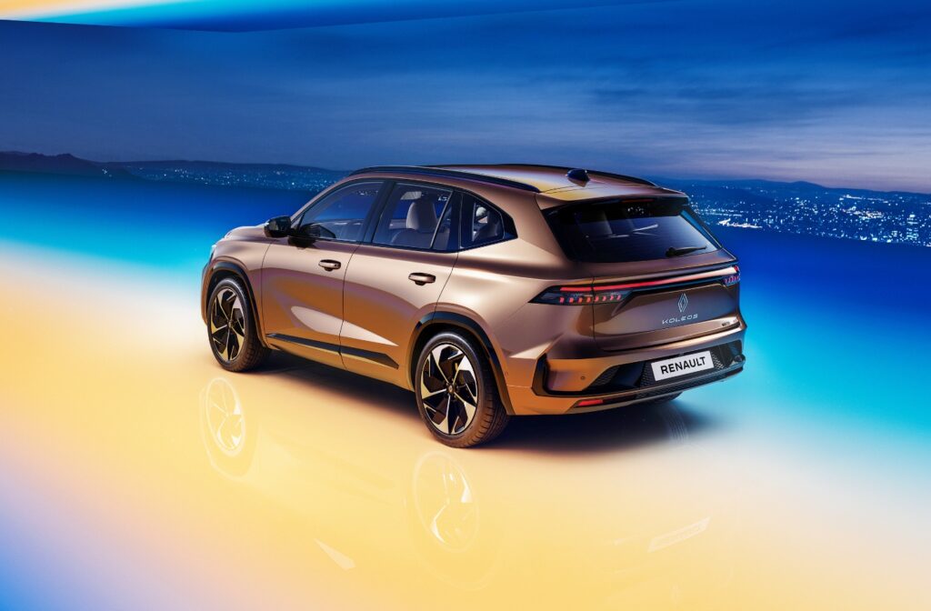 "싼타페 당장 취소" 르노의 역대급 SUV '그랑 콜레오스'의 반전 상황 4 르노코리아 그랑 콜레오스 논란