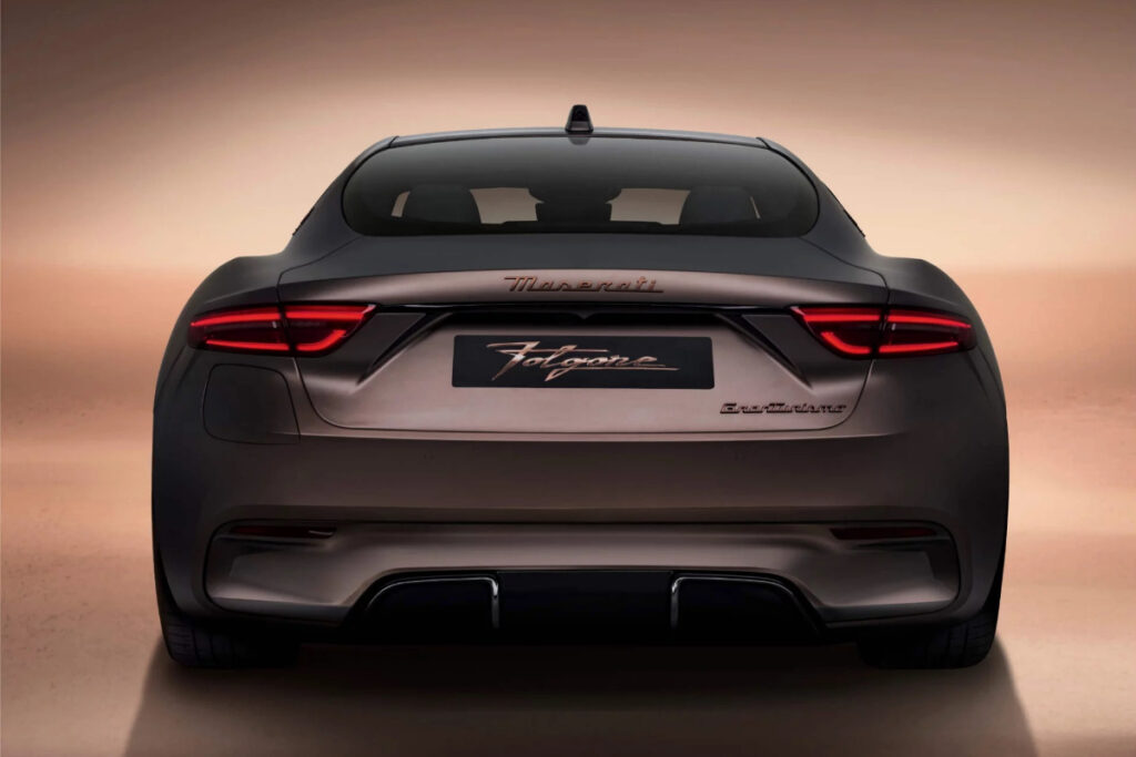 "페라리도 람보르기니도 아니다".. 국내 공식 출시한 신차의 정체 5 마세라티 (5)