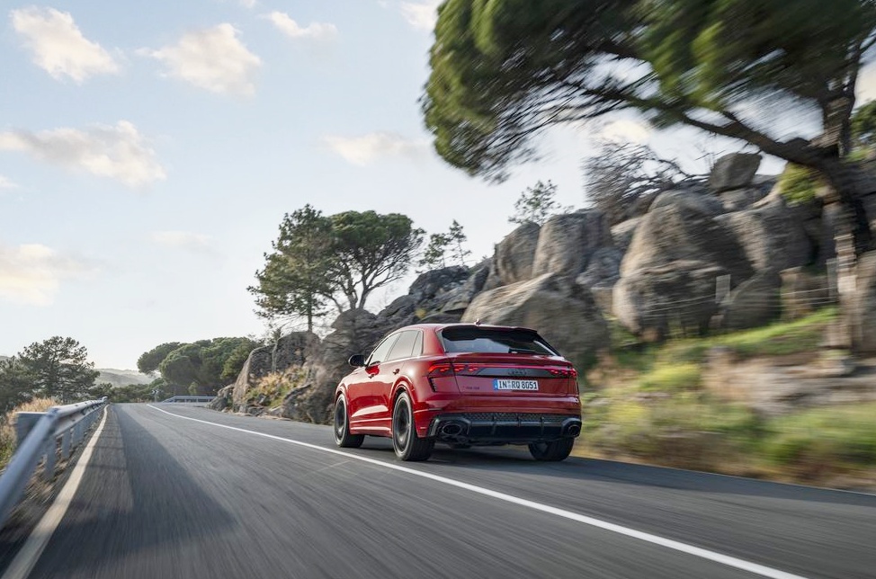 아우디 RS Q8 퍼포먼스 성능