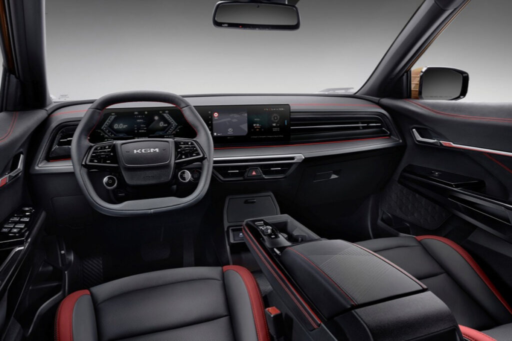 "KGM이 사고쳤다" 싹 바뀐 실내보니 쏘렌토 대신 액티언? 4 액티언 (4)