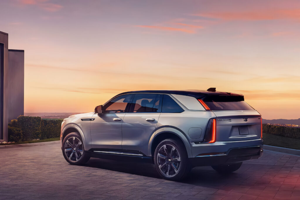 "무려 4천만 원 비싸졌다".. 캐딜락 에스컬레이드 왜 이런 결정을? 4 캐딜락 (4)