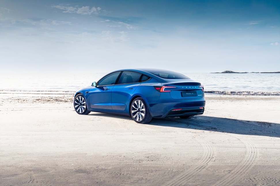 "모델Y 계약 잠깐만요" 이건 대체 무슨 차야?.. 테슬라 오너들 '깜짝' 6 테슬라 모델 Y 주니퍼 출시