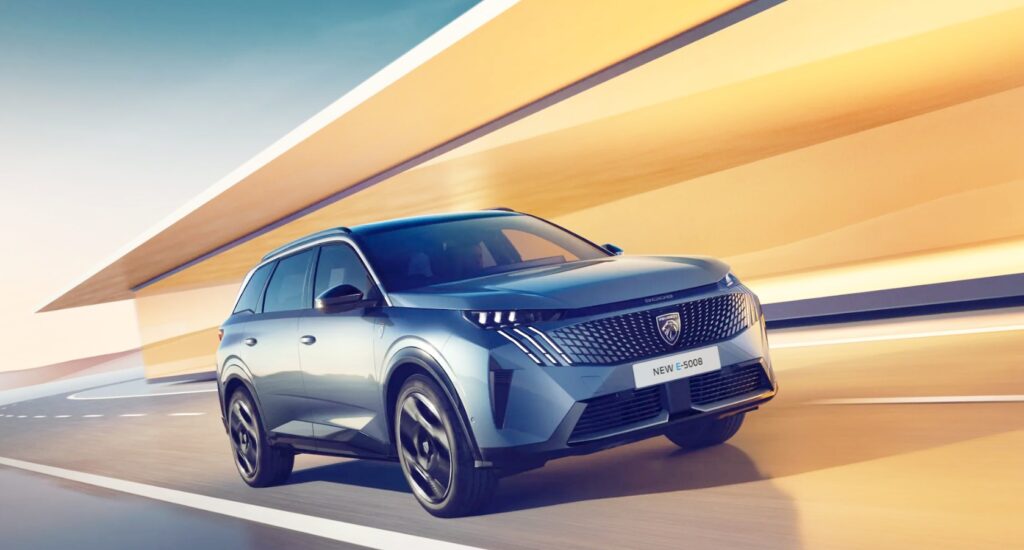 푸조 뉴 E-5008 출시