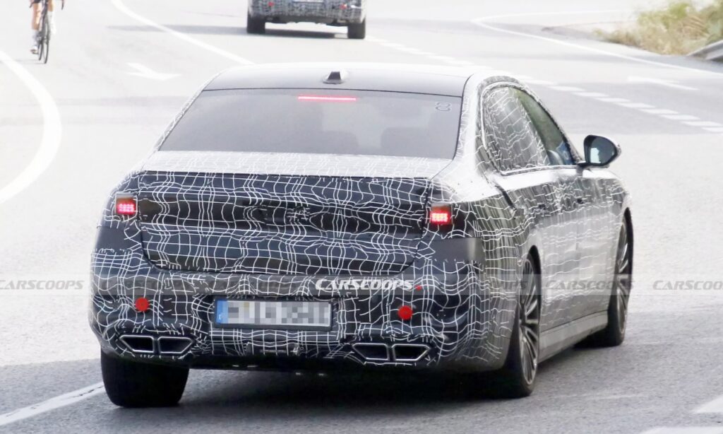 BMW 7시리즈 페이스리프트 스파이샷 포착