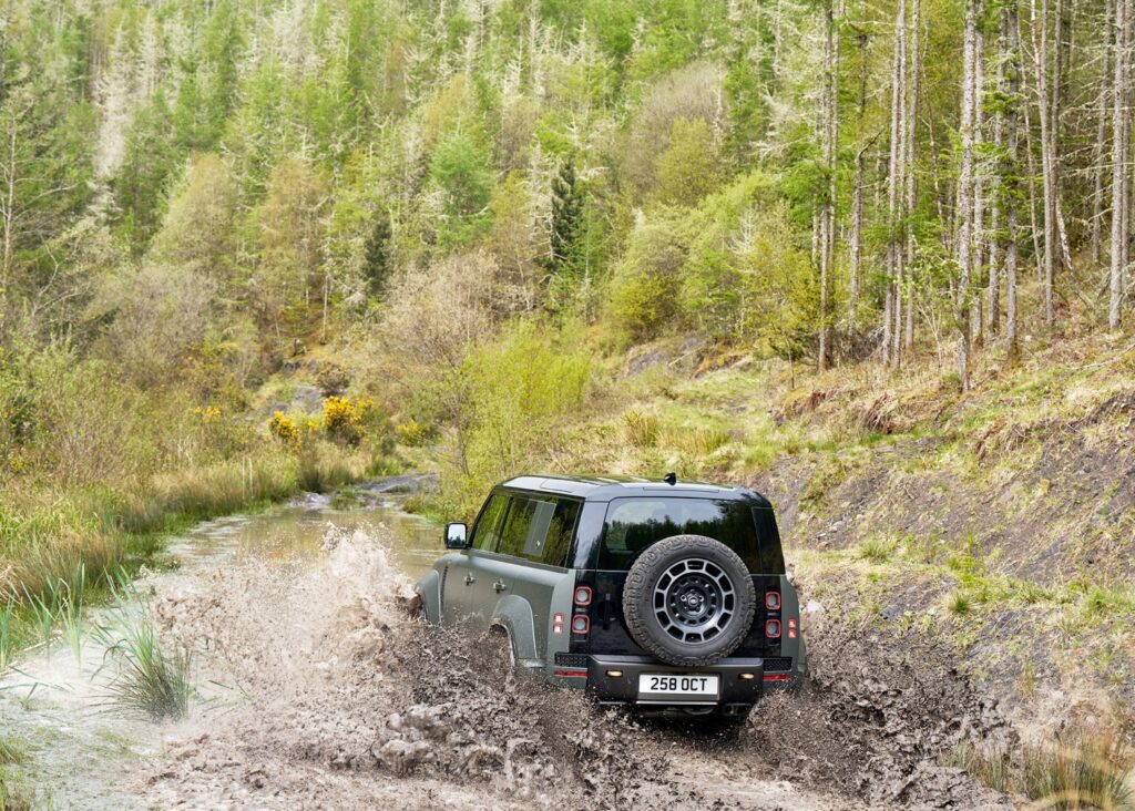 디펜더 옥타 가격