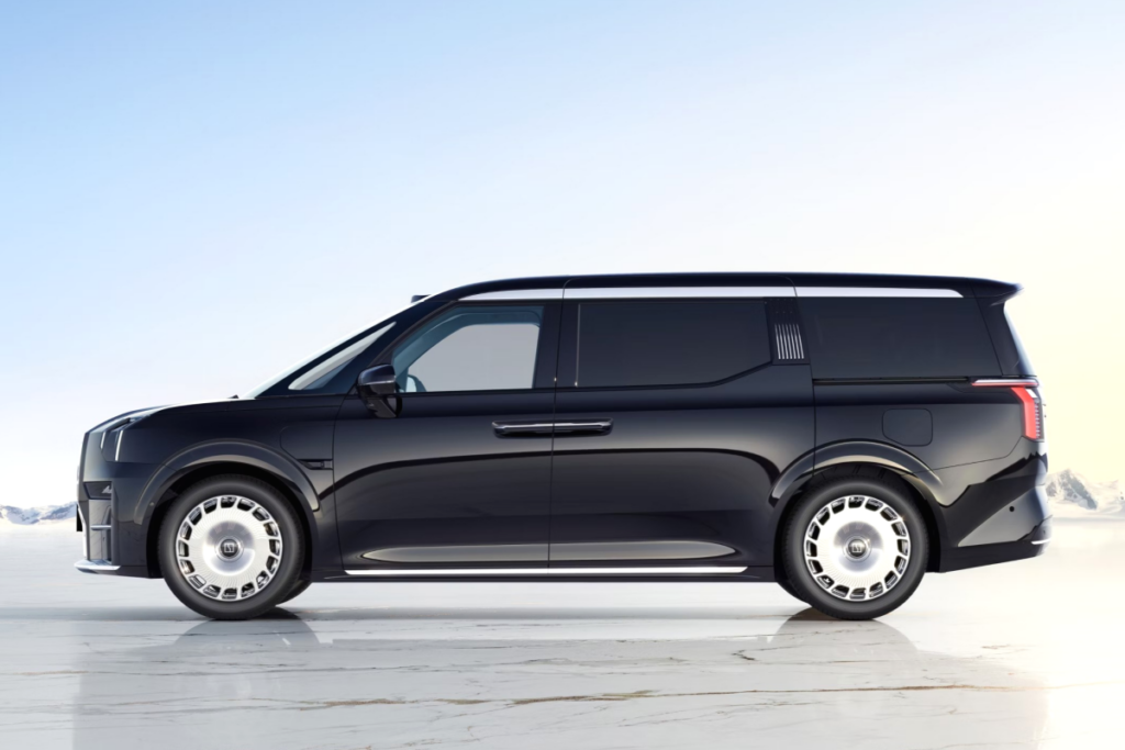 "카니발 구매 잠깐만요".. 럭셔리 미니밴 등장에 아빠들 '애간장' 1 미니밴