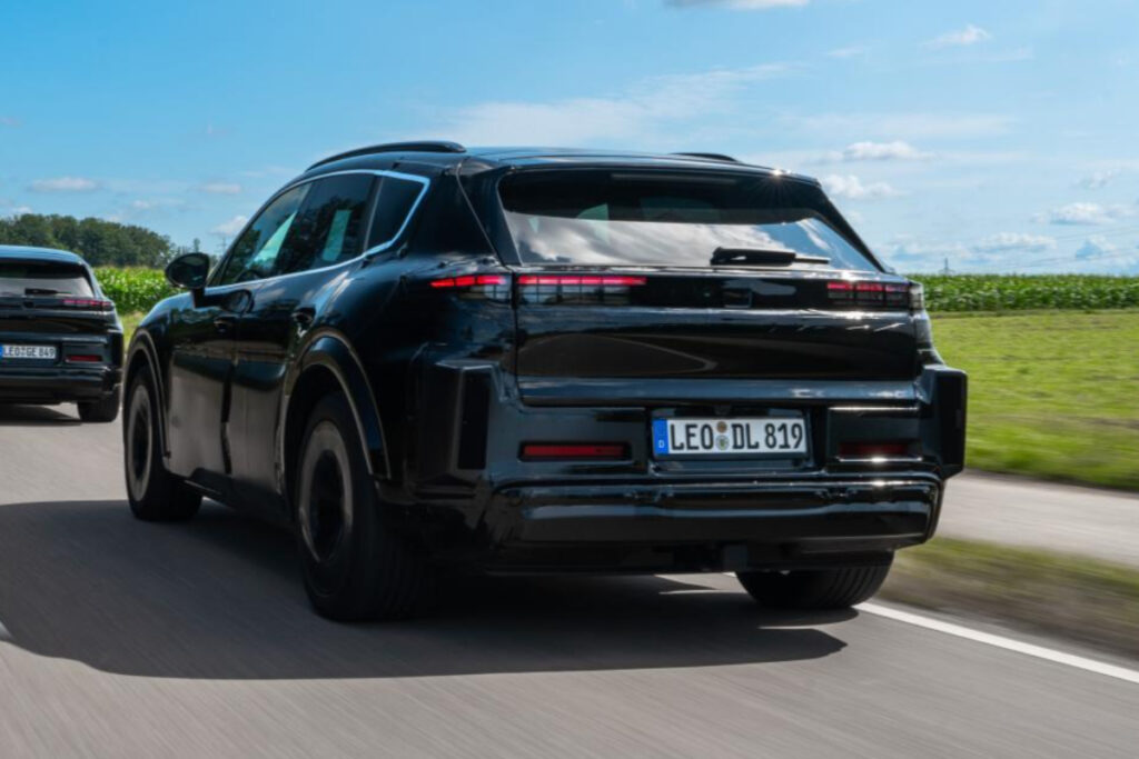 "왜 이렇게 잘팔려?" 벤츠·BMW도 아닌데.. 대체 '무슨 차'길래 3 포르쉐 (3)