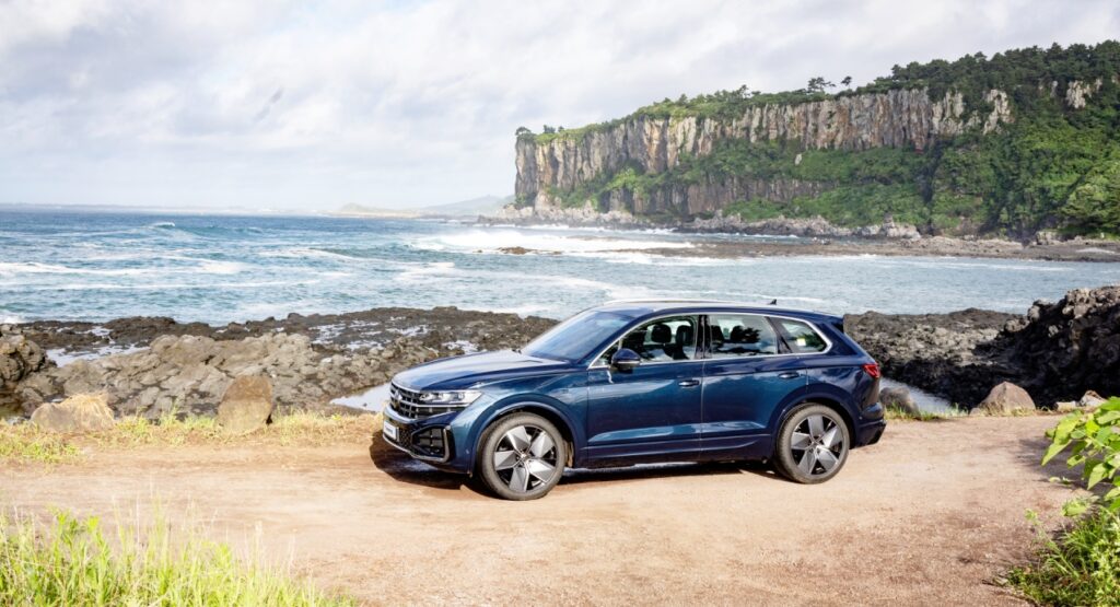 "벤츠·제네시스 사려다 급선회.." 앞도적 성능으로 서열정리 나선 SUV 2 폭스바겐 투아렉 가격