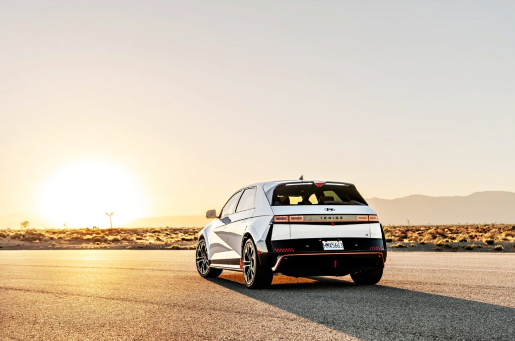 현대자동차 올해의 전기차 3년 연속 수상