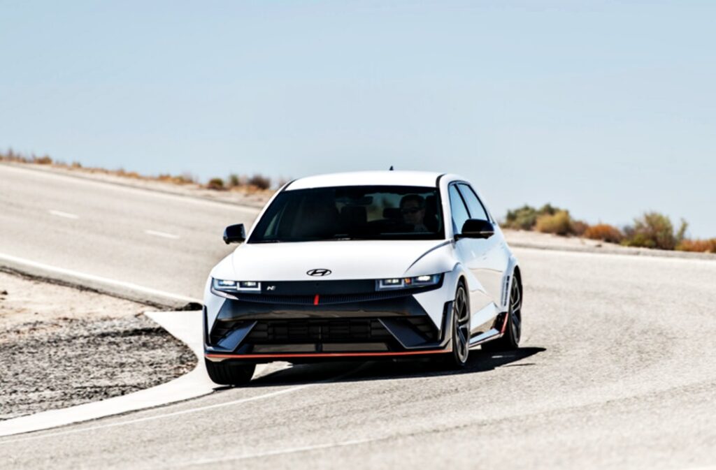 현대자동차 올해의 전기차 3년 연속 수상