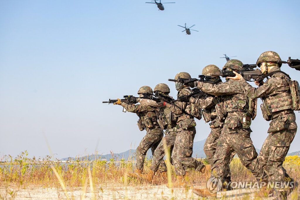 병력 부족 하다더니 “다시 군대로?”…국방위원장 주장에 5060 ‘발칵’ 3 5060 경계병