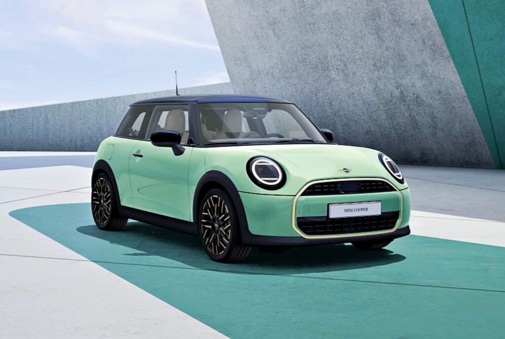 뉴 MINI 쿠퍼 C 3-도어 출시
