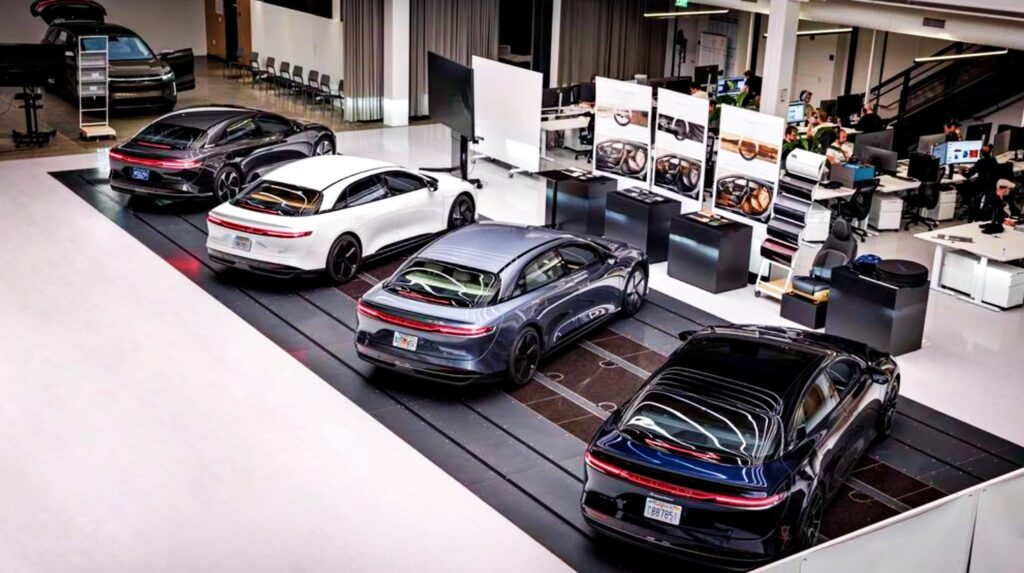 "테슬라 대항마 나온다"..기대감 높은 6천만 원대 전기차 3 루시드 신형 크로스오버 가격