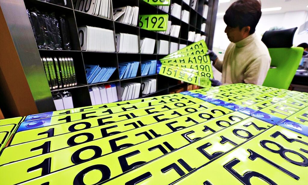 법인차에 부착된 연두색 번호판 결과 보니…'세상에나' 2 연두색 번호판 법인차 등록 감소