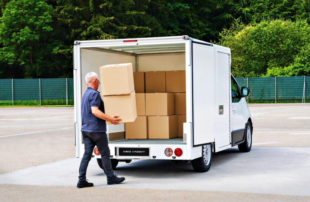 중국 차 쏟아지더니 "이대론 안 된다"..현대차, 이베코와 손 잡았다 4 이베코 e무비 주행거리