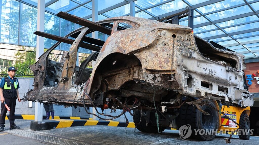 "설마 벤츠가 이럴 줄은"...운전자들 '2억 4천만 원' 배상 요구한 이유 3 벤츠