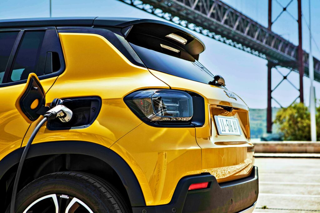 지프 어벤저 국내 가격