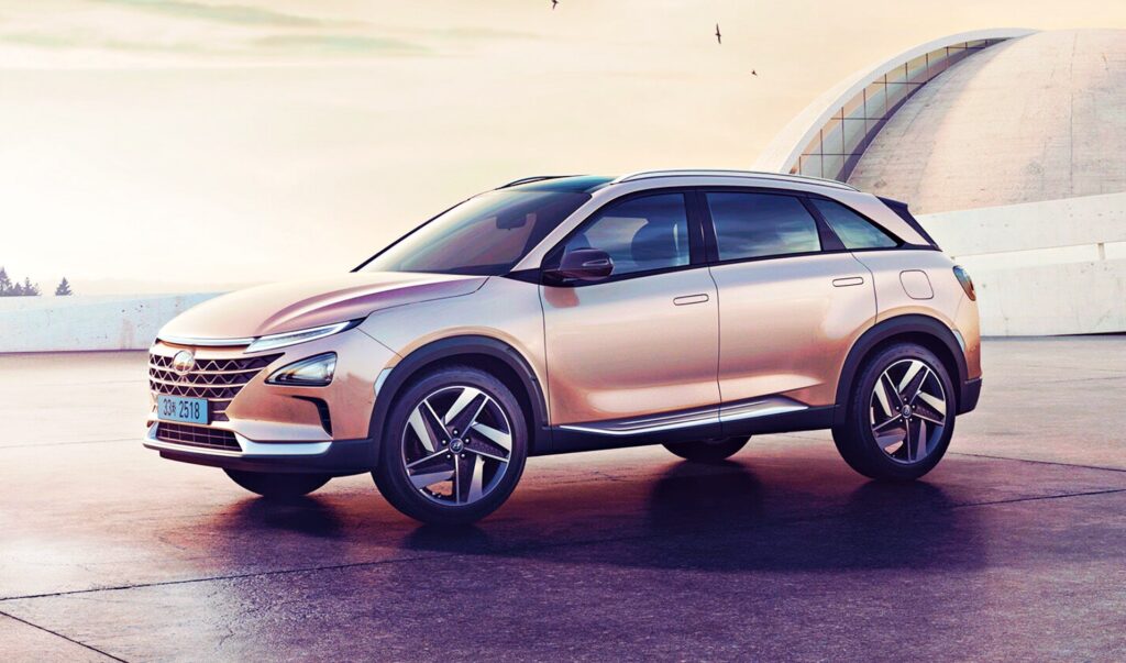 "그동안 봐온 싼타페가 아닌데?" 갑자기 등장한 현대 수소 車에 반응 '초대박' 4 현대차 넥쏘 풀체인지 출시