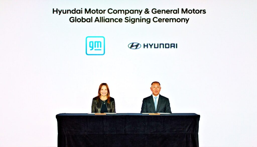 "카니발 잠깐만요" 아빠들 선택지 늘었다.. 4천만 원대 현대 미니밴 출시 5 현대차 GM MOU 체결