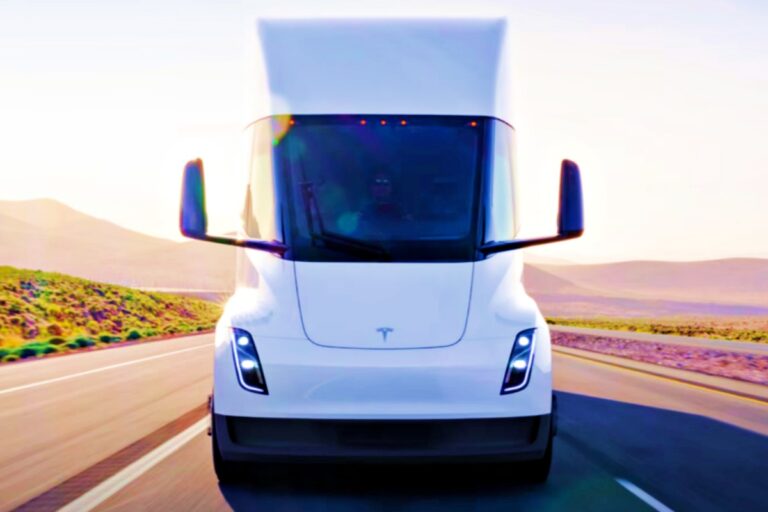 테슬라 세미 화재 물 19리터 사용