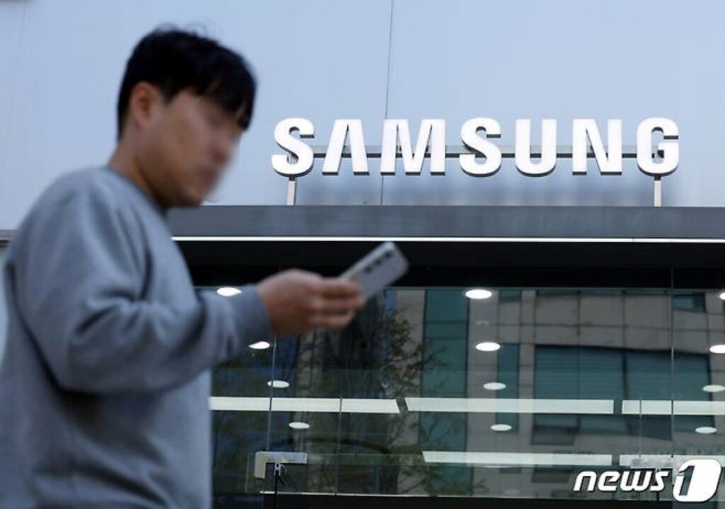 분명 잘 나간댔는데... "이대로는 큰일난다" '술렁'이는 삼성전자 3 삼성전자