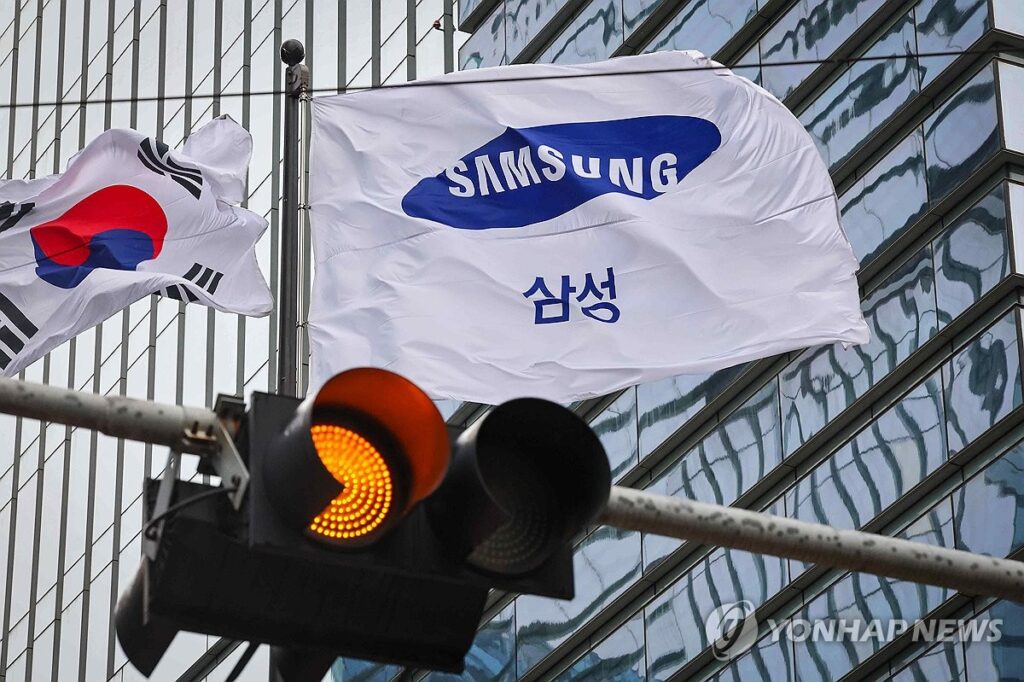 1위마저 뺏겼다... "이대로 괜찮은 건가?" '술렁'이는 삼성전자 5 삼성전자