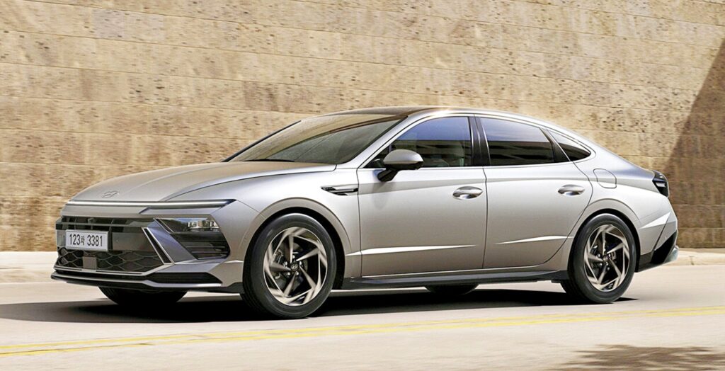 '단종이라던 車' 확 바뀌더니 "화려하게 부활했다".. 판매량 57% 증가 5 현대차 쏘나타 판매량