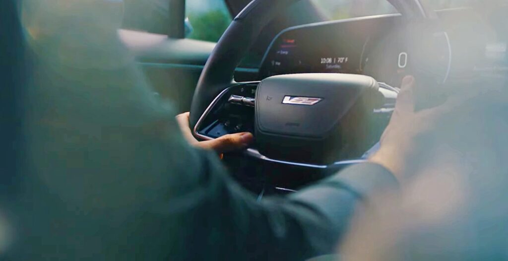 "SUV 선택지 늘었다".. BMW와 정면승부 예고한 고성능 차 정체가 3 2026 캐딜락 리릭-V 디자인