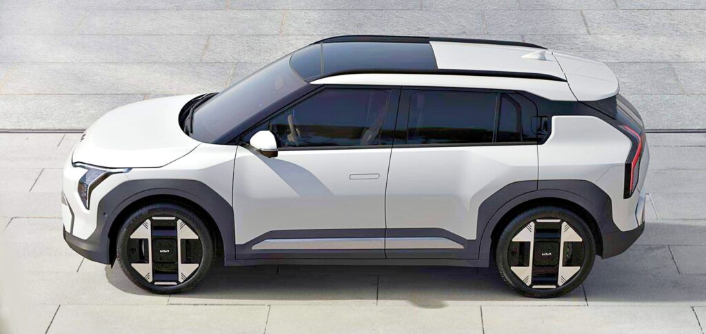 출시 하기도 전인데 "벌써 한국 車에 반했다"... 최고의 차 뭐길래 2 기아 EV3 4만 유로 미만 최고의 차 선정