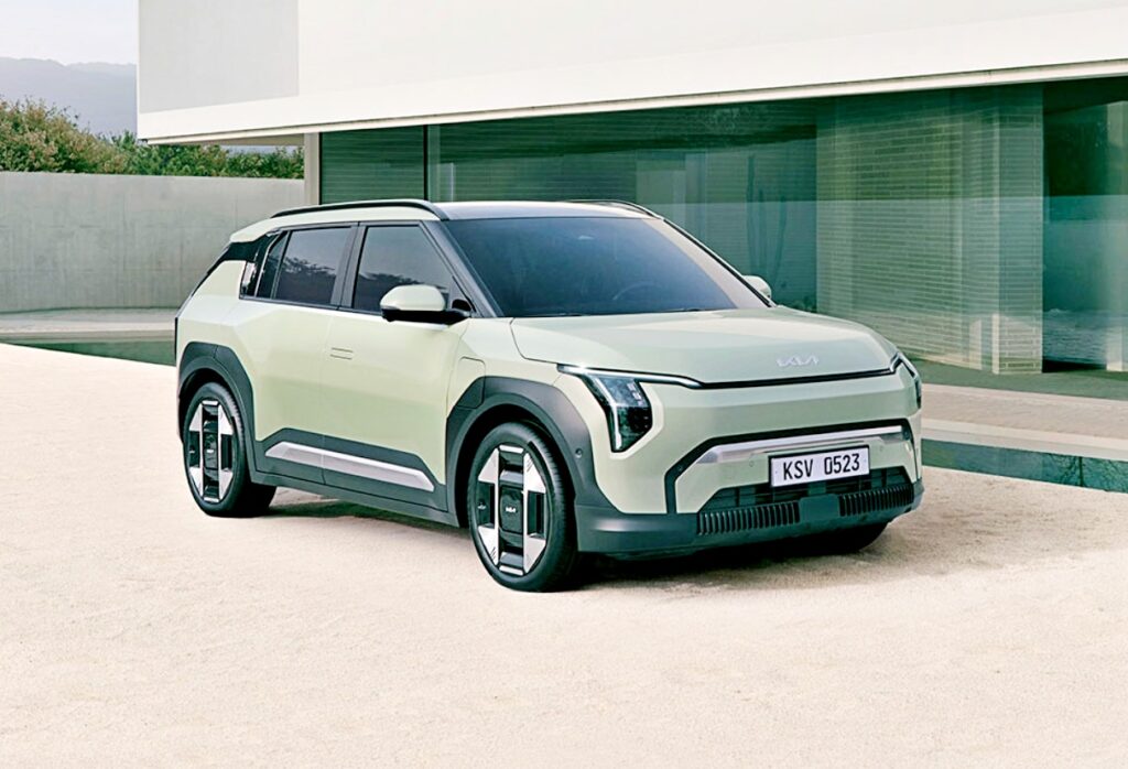 출시 하기도 전인데 "벌써 한국 車에 반했다"... 최고의 차 뭐길래 3 기아 EV3 4만 유로 미만 최고의 차 선정