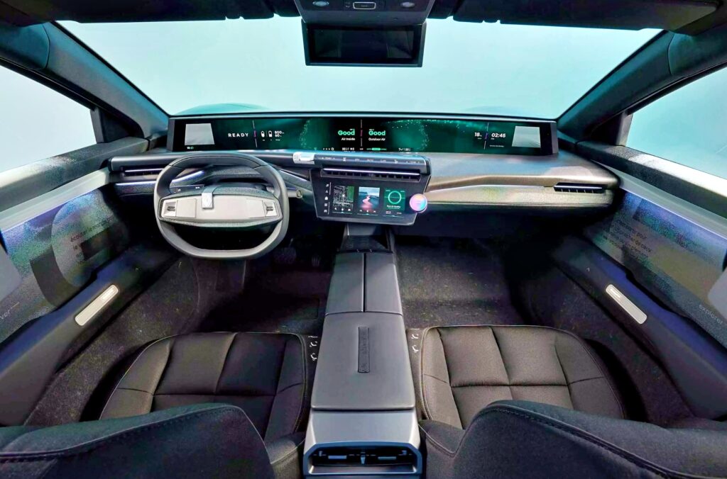 한 번에 1000km 가는 하이브리드 수소전기차 "르노가 공개".. 뭐길래 5 르노 수소차 엠블렘 공개