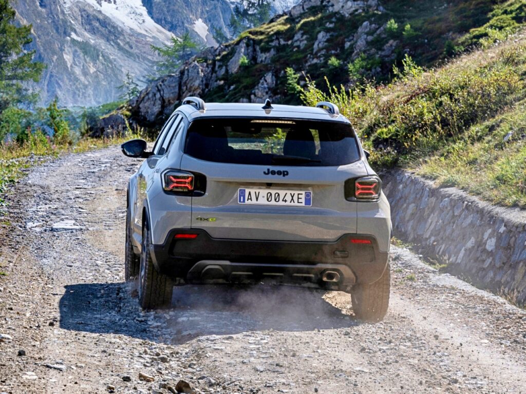 이 두 브랜드가 합쳐질 줄 "상상도 못했다"... 뜻밖의 콜라보에 반응 대박 3 지프 어벤저 4xe 노스페이스 에디션 가격