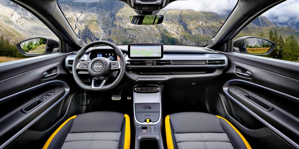 이 두 브랜드가 합쳐질 줄 "상상도 못했다"... 뜻밖의 콜라보에 반응 대박 4 지프 어벤저 4xe 노스페이스 에디션 출시