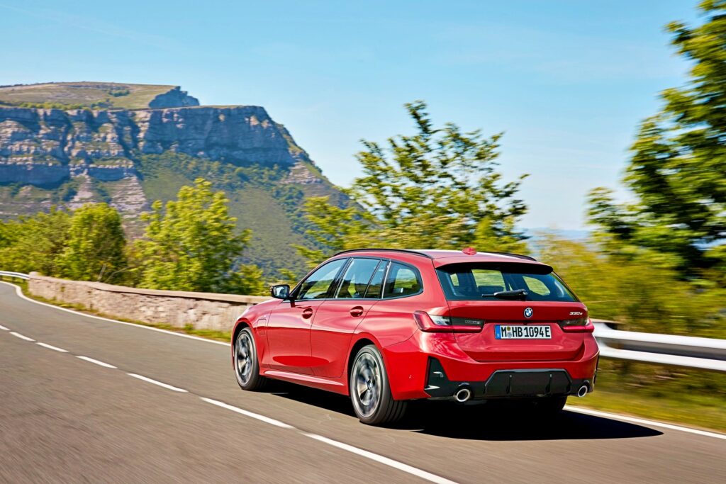 벤츠·제네시스와 '정면승부'... "5천만 원대 수입차 나왔다" 5 BMW 뉴 3시리즈 국내 출시