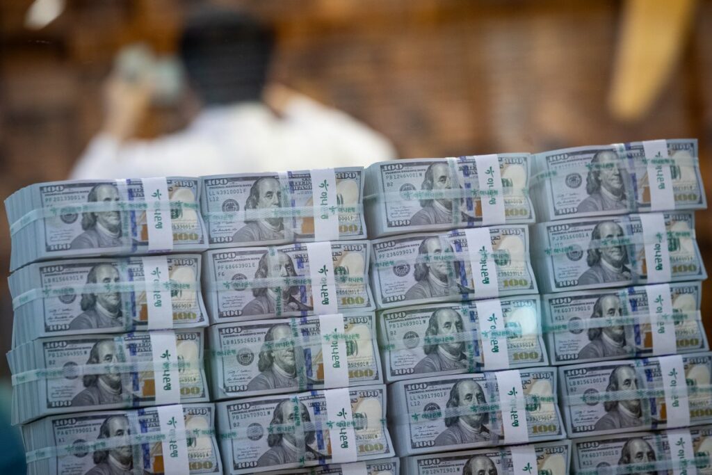 환율 15년 만에 역대급..."알고 보니 이유 있었다" '비상 걸린' 금융시장 5 환율